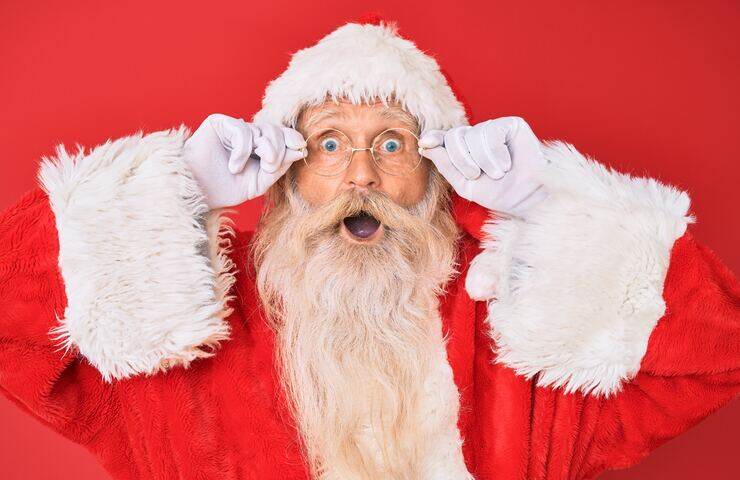 Babbo Natale con espressione stupita