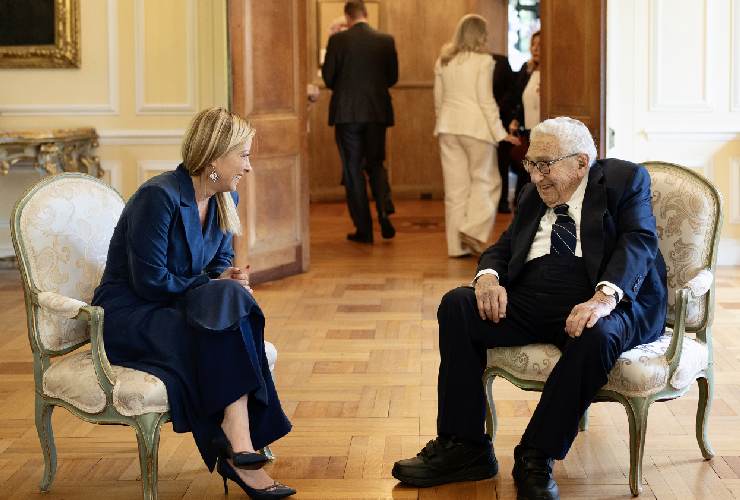 Giorgia Meloni e Henry Kissinger a Washington