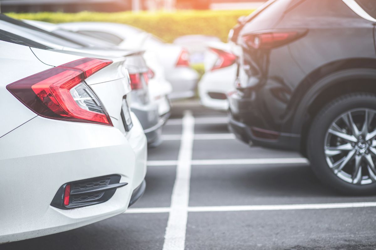 Parcheggiare auto troppo vicino