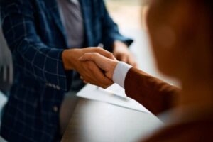 Occupazione in Italia, cresce quella femminile, ma i giovani restano senza lavoro